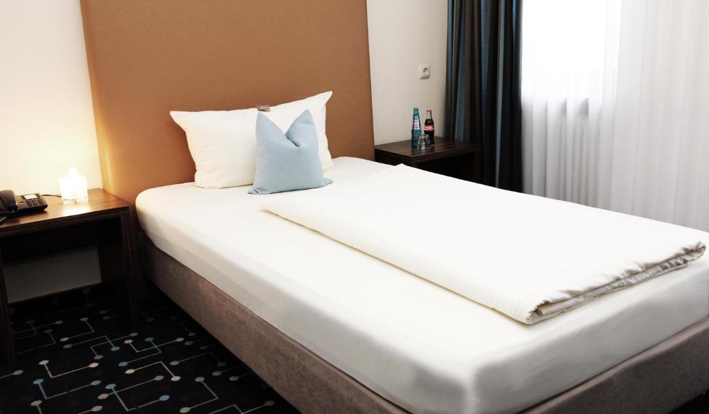 Hotel Koeniger Pliening エクステリア 写真