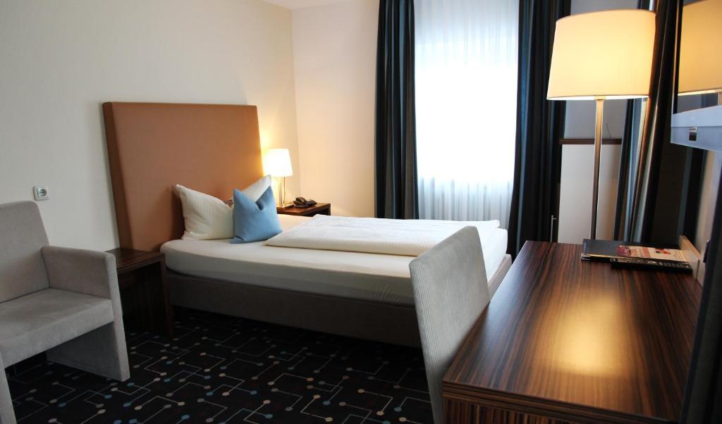 Hotel Koeniger Pliening エクステリア 写真